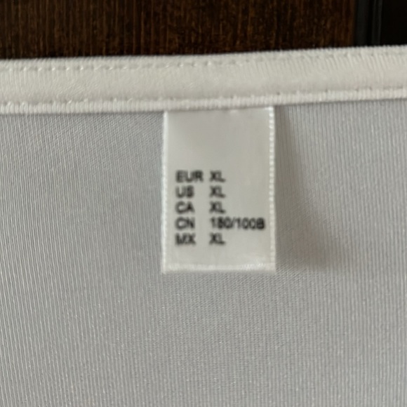 Beautiful white blouse - Picture 5 of 5